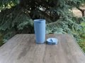 Kép 2/3 - Műanyag kancsó többfunkciós fedéllel (1.2 liter)