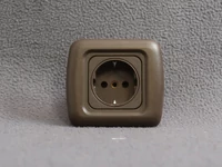 Komplett dugaljzat barna színben Komplett dugaljzat barna színben