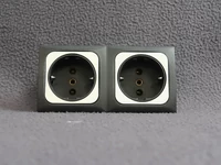 Komplett dupla dugaljzat - ezüst-szürke konnektor antracit kerettel Komplett dupla dugaljzat - ezüst-szürke konnektor antracit kerettel