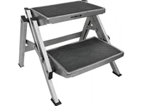 Kétlépcsős összecsukható fellépő g