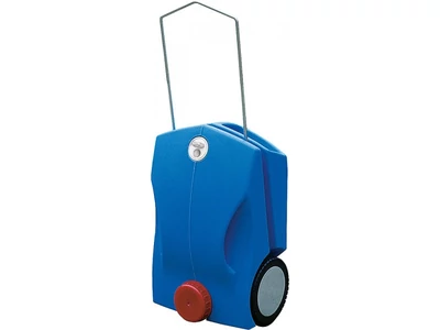 Fogantyúval és kerekekkel, a vízpumpának külön nyílással ellátott frissvíztartály