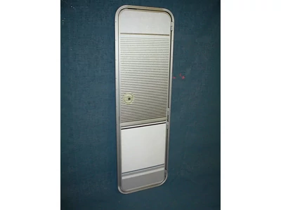 Bejárati ajtó (34 x 1750 x 545 mm)