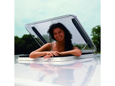 Lakójárművek ablakainak, tetőablakainak javítása