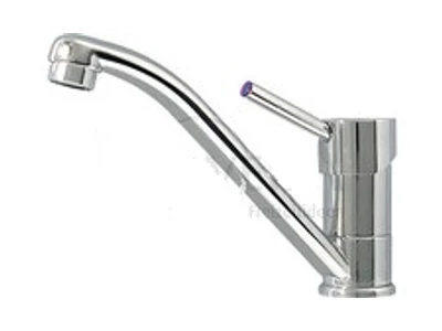 Hideg-melegvizes keverőcsaptelep, krómozott fém kivitel, elforgatható karral