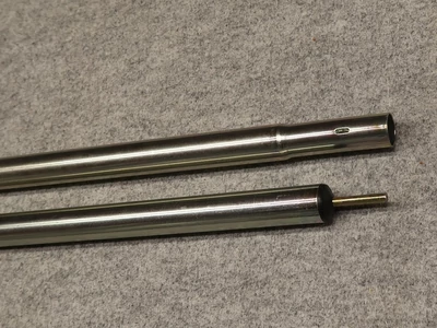 Kétrészes támasztórúd szélfogóhoz, horganyzott acél, 25 mm átmérőjű, 150 cm hosszú, 2 darabos.