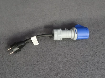 Cikkszám: 370004, megnevezés: Adapter CEE dugalj - Schuko villásdugó