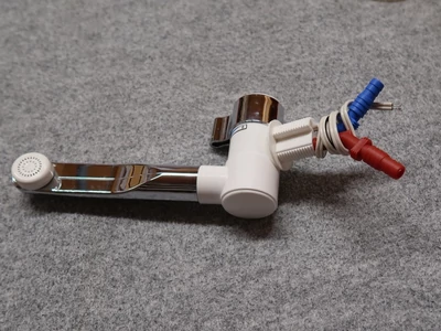 Klasszikus, állítható vízcsap kapcsolóval