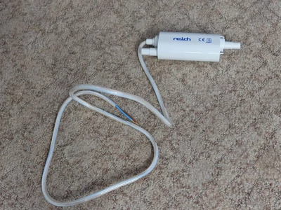 Rásegítő vízpumpa 18 l / min. 0,8 bar 2,5 - 3,0 A