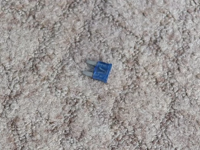 Késes biztosíték  mini   15A