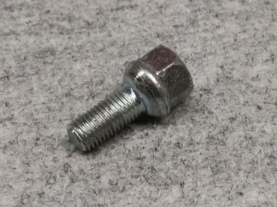 Kerékcsavar fémfelnihez