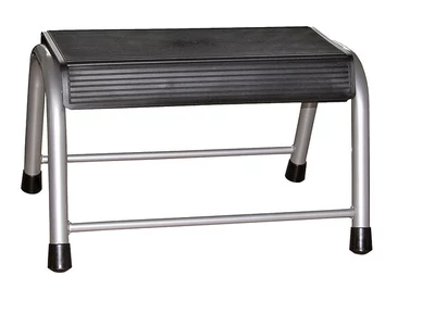 Acélvázas egylépcsős fellépő