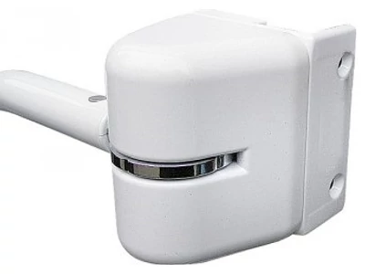 Biztonsági ajtózár fellépő korláttal