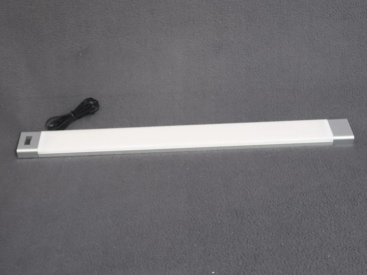 LED szekrényvilágítás (kézszenzorral)
