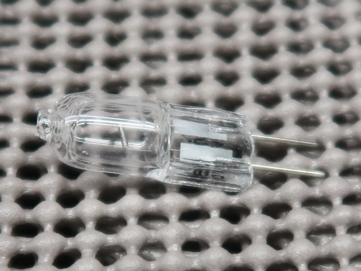 Halogén izzó G4, 12 V, 10 W.