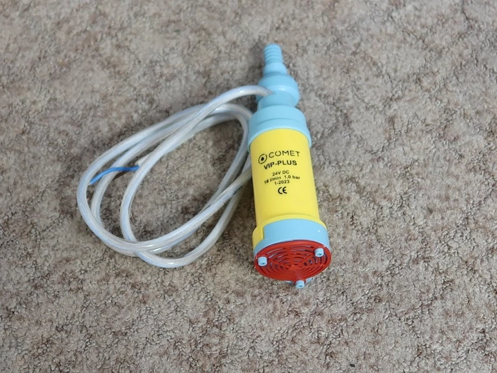 VIP Plus 24V DC vízpumpa visszacsapó szeleppel VIP Plus 24V DC vízpumpa visszacsapó szeleppel