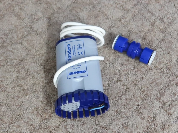 Hymer Tandem vízpumpa 19 l / min 1,4 bar / 4,6 A Hymer Tandem vízpumpa 19 l / min 1,4 bar / 4,6 A