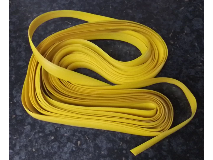 Csavartakaró szalag sárga, 12 mm