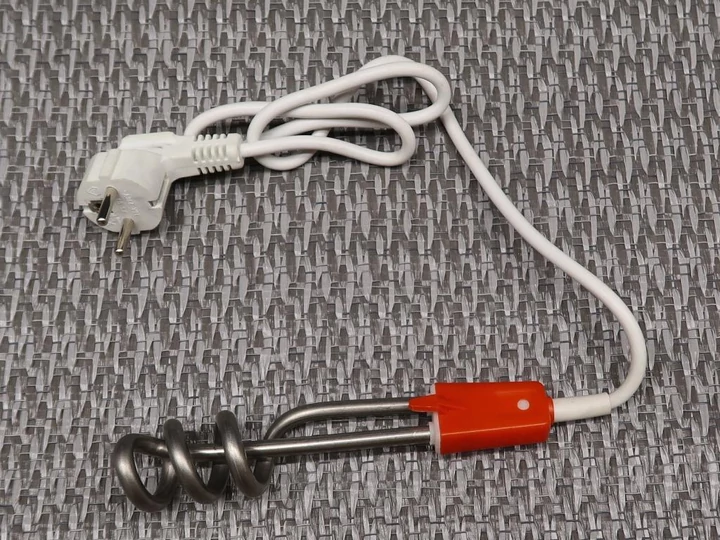 Merülő vízmelegítő rúd 230 V / 700 W