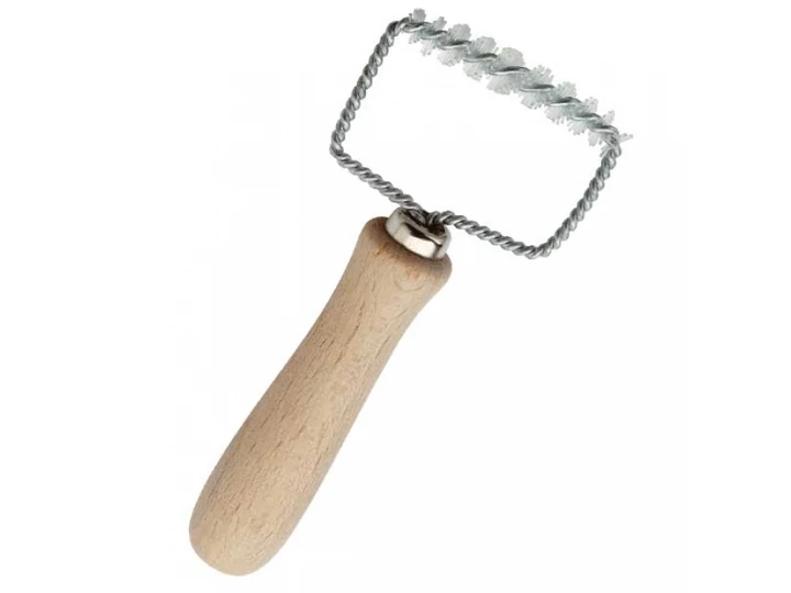 (M9912862) Kédertisztító szerszám nylon sörtével