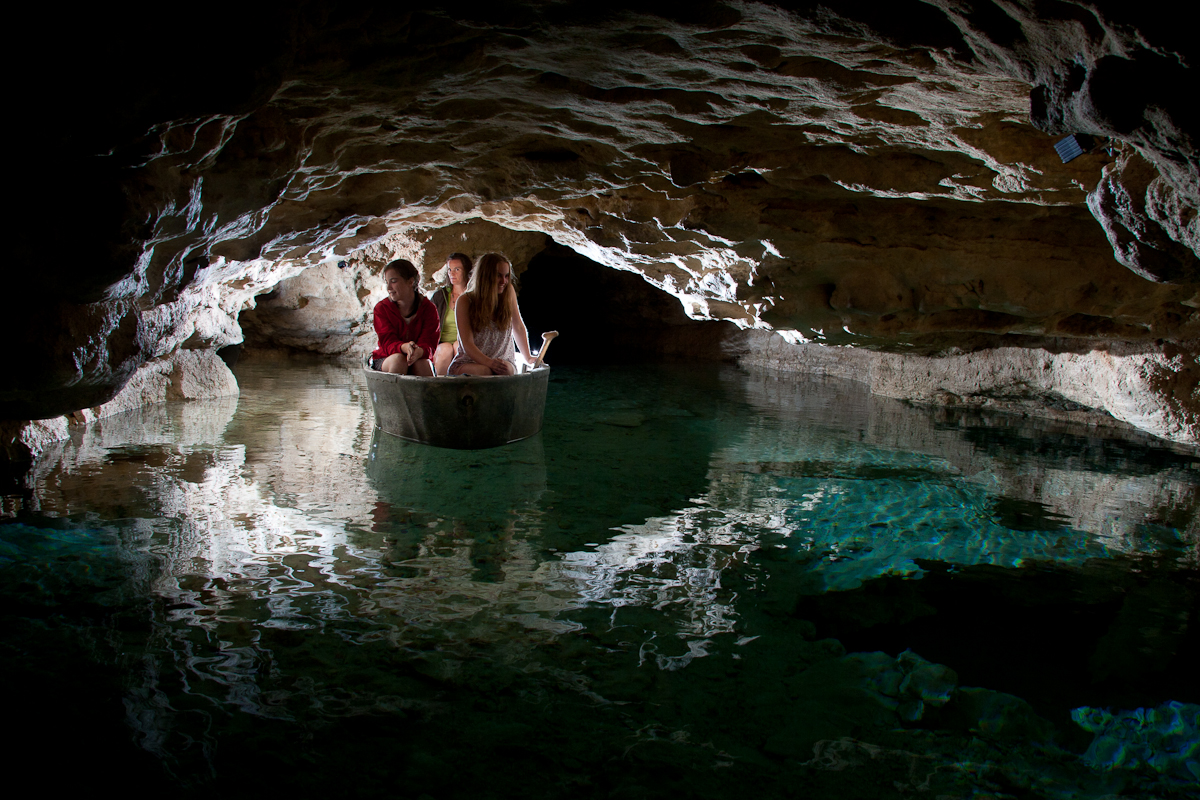 Tapolcai-tavasbarlang Látogatóközpont