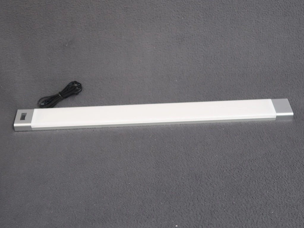 LED szekrényvilágítás (kézszenzorral)
